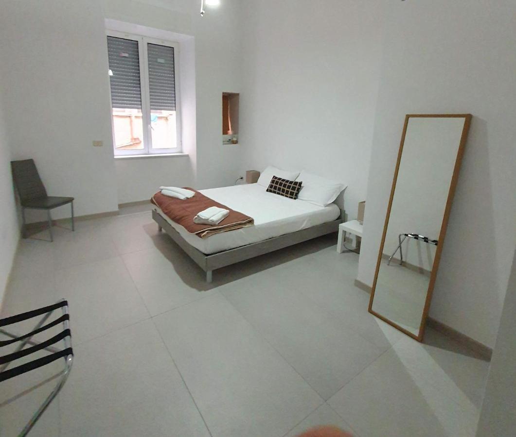 Appartamento City Center Napoli Bagian luar foto