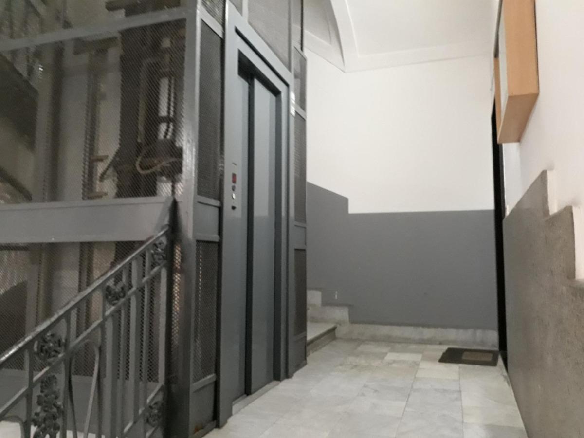 Appartamento City Center Napoli Bagian luar foto