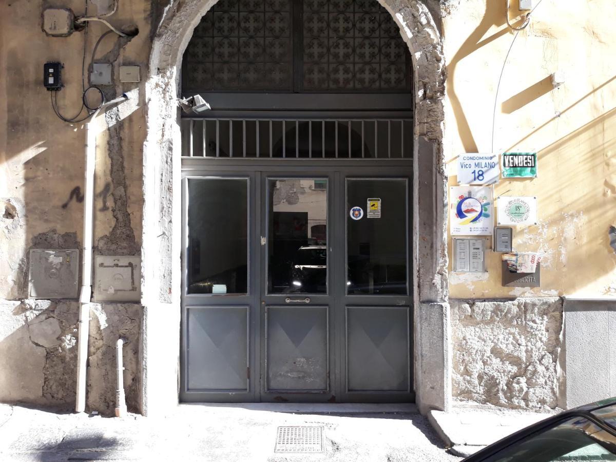Appartamento City Center Napoli Bagian luar foto