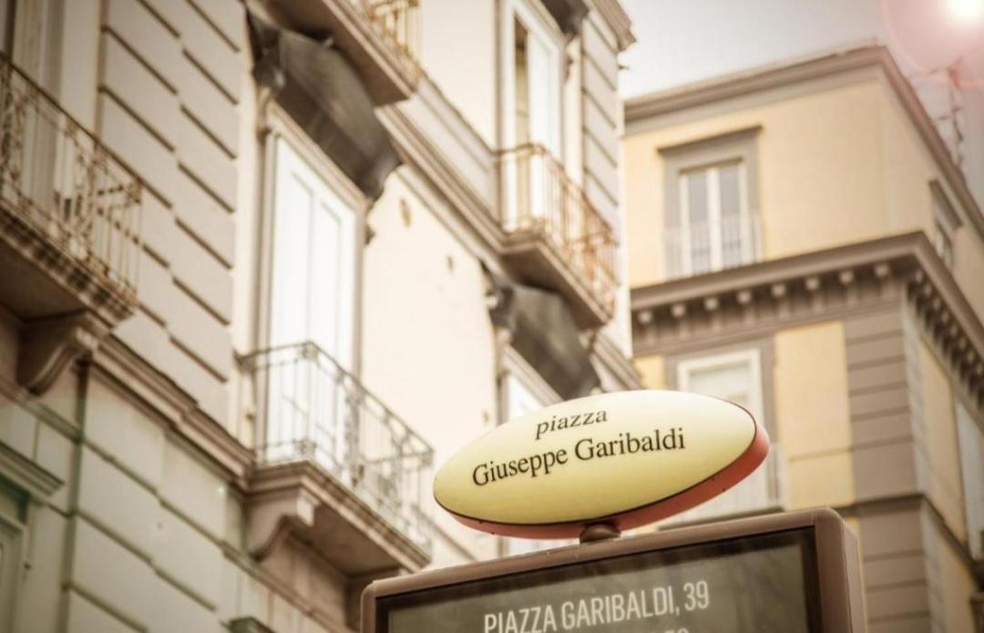 Appartamento City Center Napoli Bagian luar foto