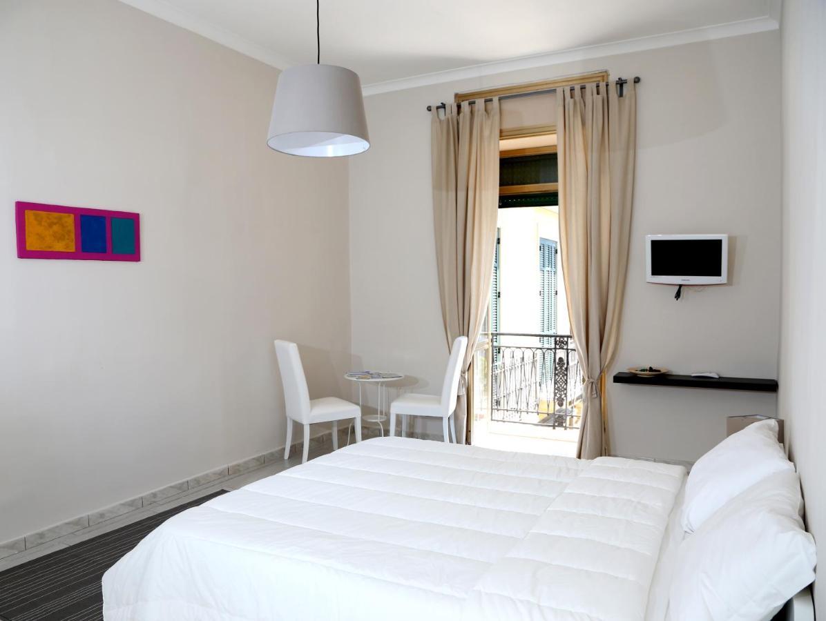 Appartamento City Center Napoli Bagian luar foto