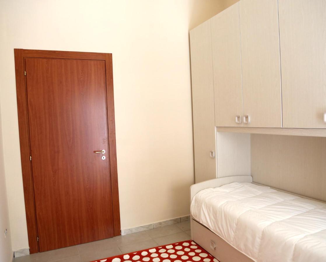 Appartamento City Center Napoli Bagian luar foto
