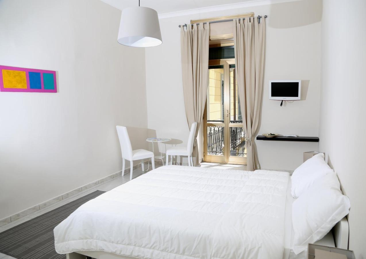 Appartamento City Center Napoli Bagian luar foto