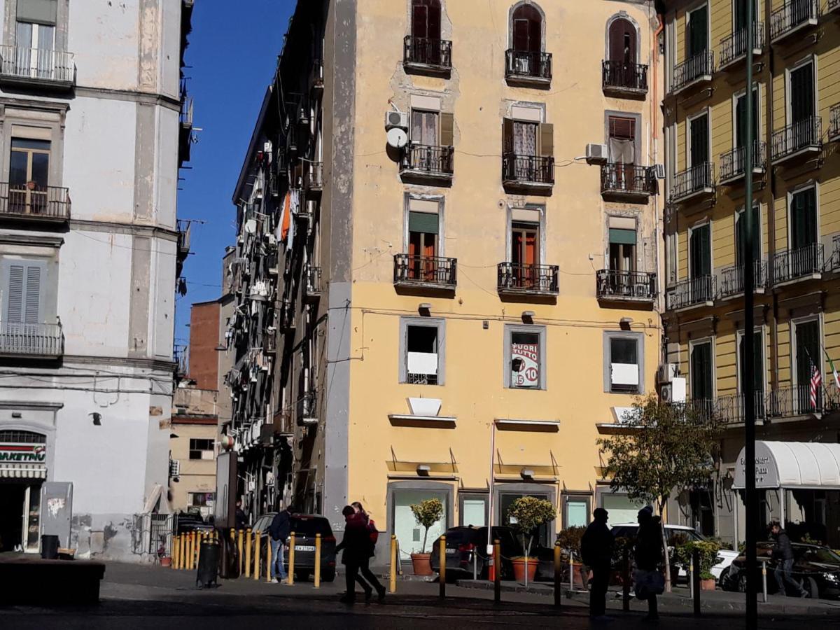 Appartamento City Center Napoli Bagian luar foto