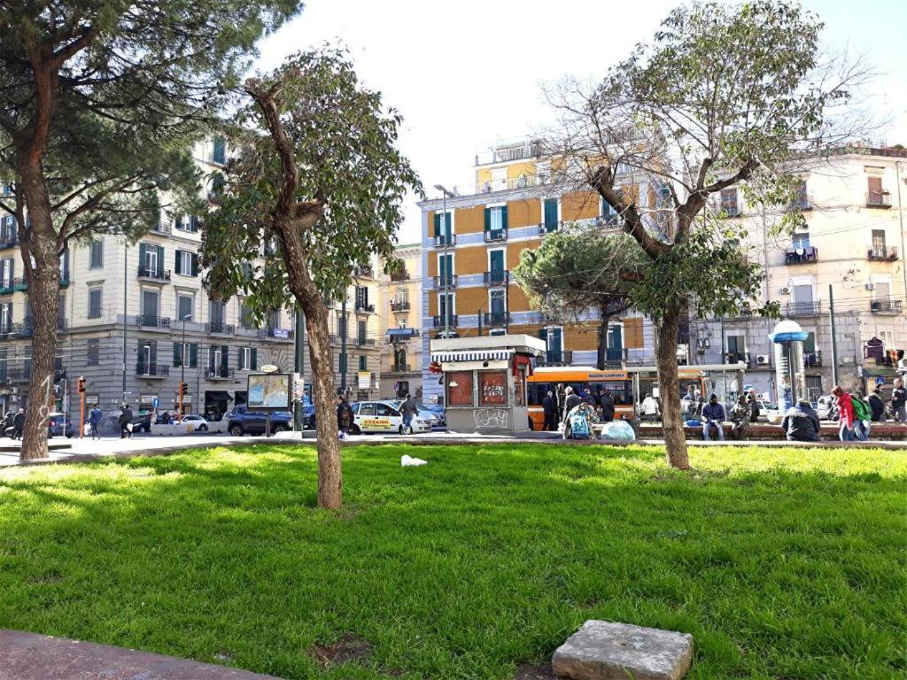 Appartamento City Center Napoli Bagian luar foto